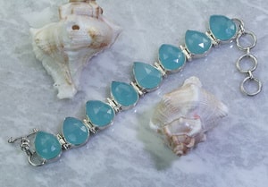 Gemstones bracelets min
